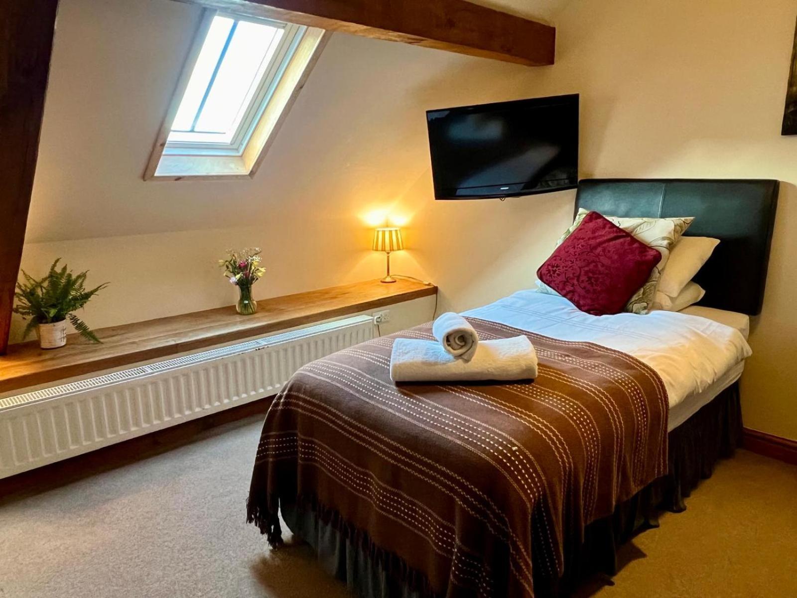 Dolgun Uchaf Historic B&B And Cottages In Snowdonia Dolgellau Buitenkant foto