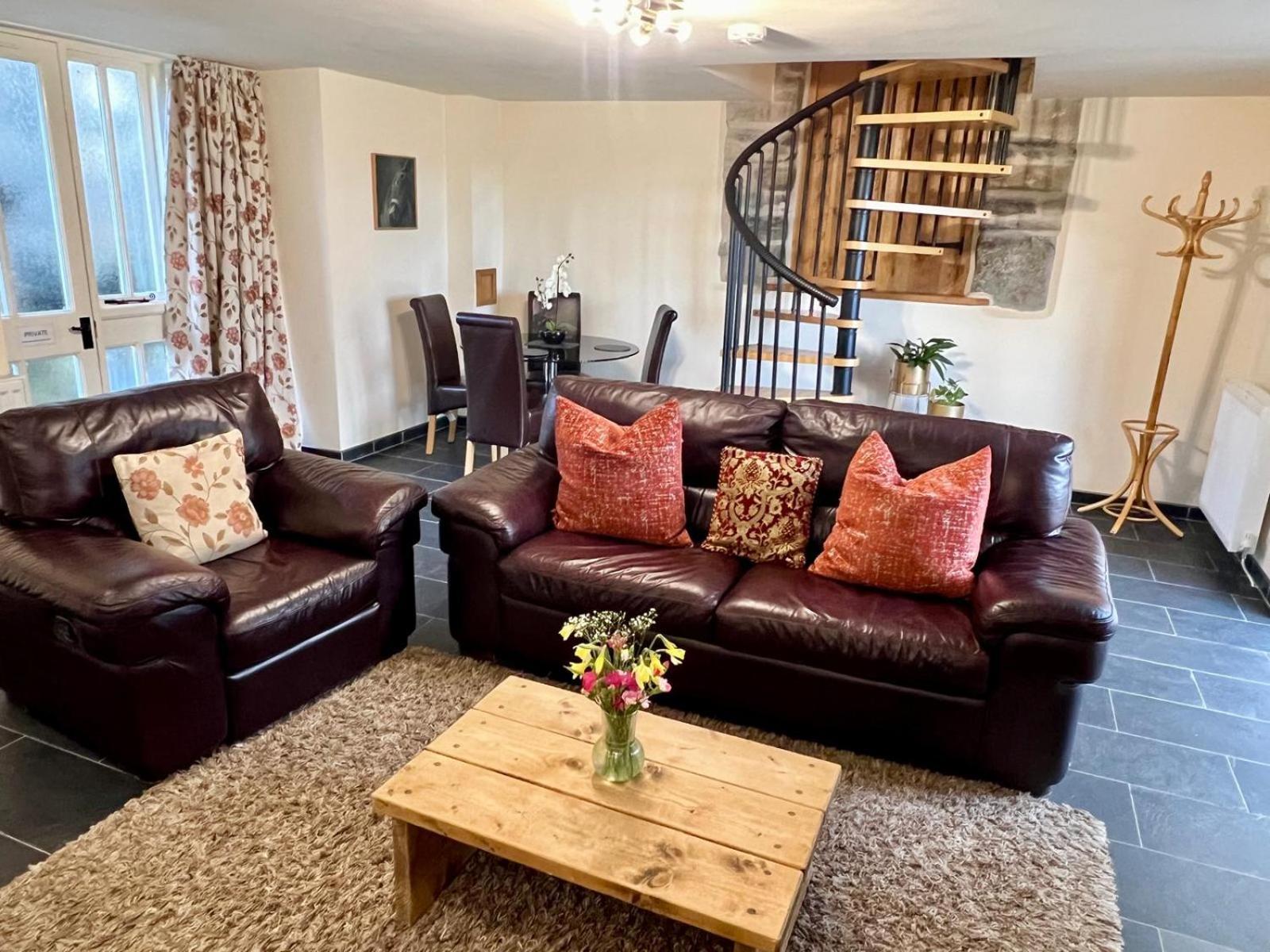 Dolgun Uchaf Historic B&B And Cottages In Snowdonia Dolgellau Buitenkant foto