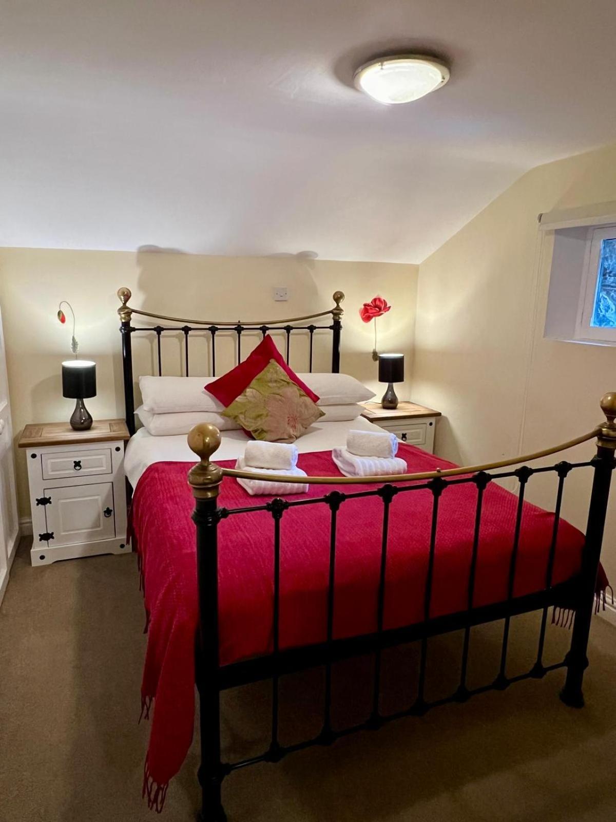Dolgun Uchaf Historic B&B And Cottages In Snowdonia Dolgellau Buitenkant foto