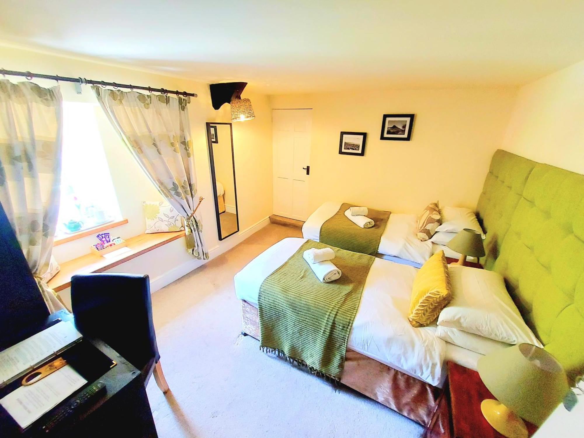 Dolgun Uchaf Historic B&B And Cottages In Snowdonia Dolgellau Buitenkant foto