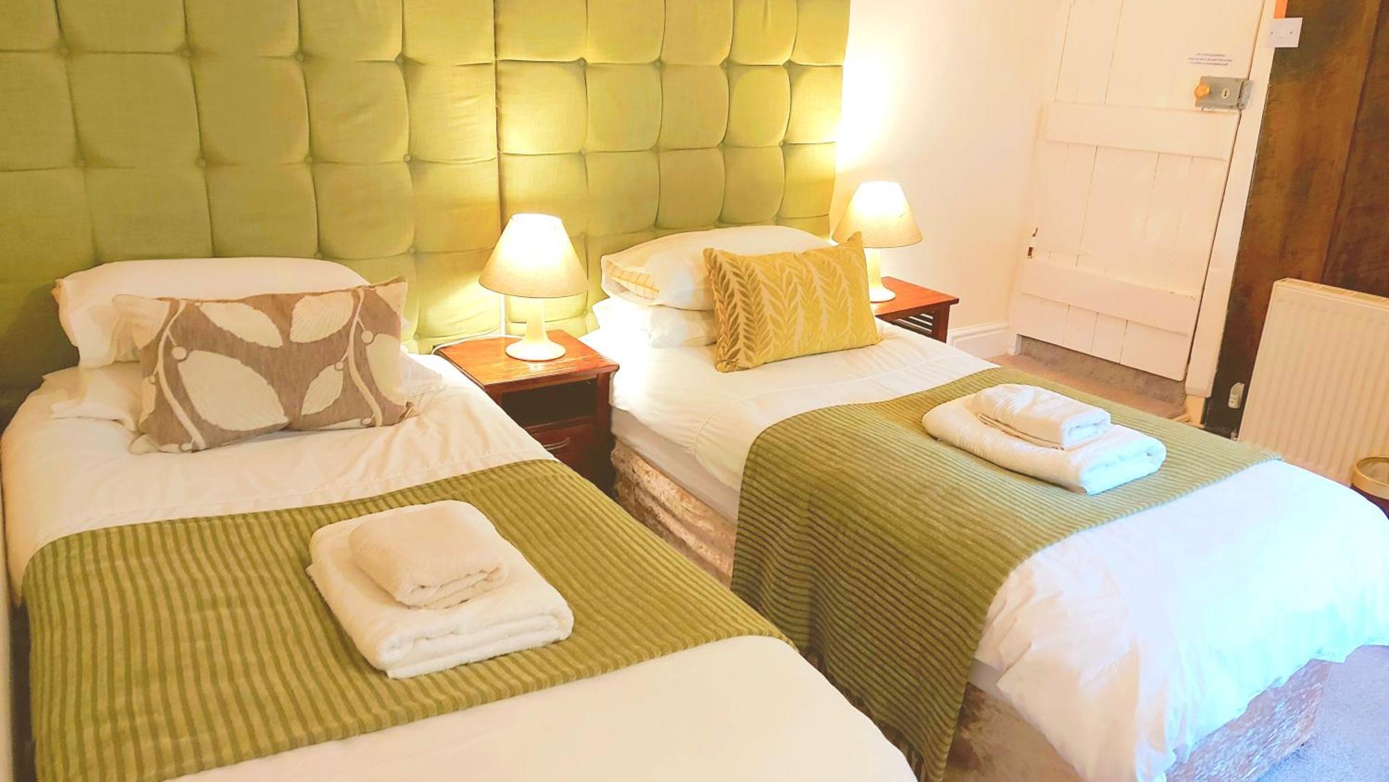 Dolgun Uchaf Historic B&B And Cottages In Snowdonia Dolgellau Buitenkant foto