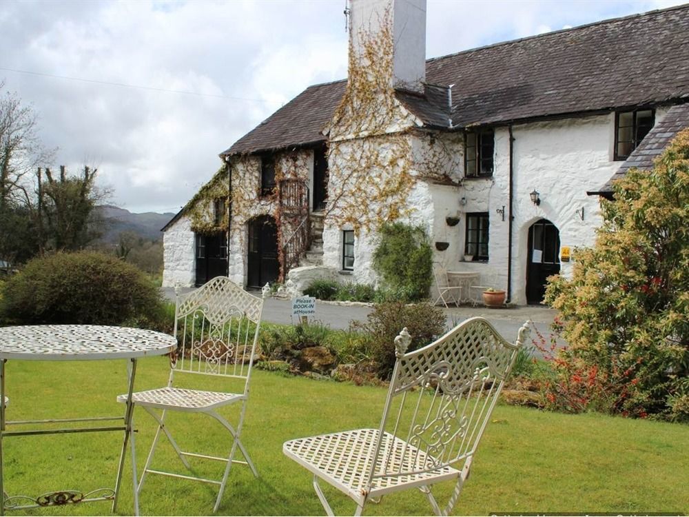 Dolgun Uchaf Historic B&B And Cottages In Snowdonia Dolgellau Buitenkant foto
